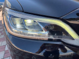 【シーケンシャルターンランプ付きLEDヘッドライト】人気の『流れるウィンカー』付きのLEDヘッドライトを装備♪高級感はもちろん、点灯時は存在感たっぷりで他車からも認識されやすく安心です。