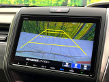 【バックカメラ】駐車時に後方がリアルタイム映像で確認できます。大型商業施設や立体駐車場での駐車時や、夜間のバック時に大活躍!運転スキルに関わらず、今や必須となった装備のひとつです!