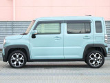純正アルミで全体的にデザインがまとまっています。車も人も、オシャレはまずは足元からですね。