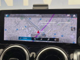 ●純正ナビ:一体感のあるナビは、高級感ある車内を演出してくれます。オーディオ機能も充実しておりますので、運転もより楽しめます♪
