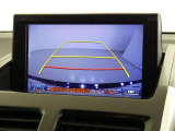 車庫入れや駐車で威力を発揮するのがバックモニター!ナビディスプレイに後ろの様子が映し出されるから安心です。