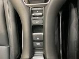 セレクターノブの下に、4つの異なる加速感を楽しめるドライブモードスイッチがついています。一般道、スポーツ走行、雪道、エコ走行など、シーンに合わせて最適な加速感を楽しめるドライブモードスイッチです。