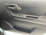 【パワーウインドウ】運転席のスイッチで、各席の窓ガラスの開閉ができます!あると便利ですよね!