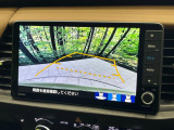 【バックカメラ】駐車時に後方がリアルタイム映像で確認できます。大型商業施設や立体駐車場での駐車時や、夜間のバック時に大活躍!運転スキルに関わらず、今や必須となった装備のひとつです!