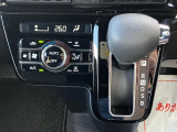インパネにシフトレバーがございます^^空間を広く使うことができ、ハンドルにも近いため操作性にも優れています☆