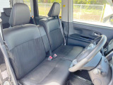 運転席シート廻りは使用感も少なく、良好な状態となっています。丁寧に使われていたことがよくわかりますね。