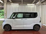 【スマートアシスト搭載車】 衝突回避支援ブレーキ機能(対車両・歩行者)、衝突警報機能(対車両・対歩行者)、誤発信抑制制御機能などの機能で安全な運転をサポートします