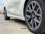 BMW純正アルミホイールです。納車時にはアルミホイールコーティングも承っております!是非ご検討下さいませ。