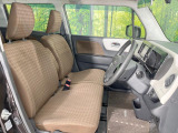 運転席シート廻りは使用感も少なく、良好な状態となっています。前オーナー様が丁寧に使っていたことがよくわかりますね。