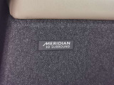 【Meridian3Dサラウンド】イギリスの老舗オーディオブランドで音質が良く、ドライブ中の音楽をより一層楽しませてくれます。