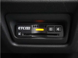 ◆ETC2.0装着◆進化したドライブ体験。料金収受システムだけだったETCが生まれ変わって、高速道路を賢く使うETC2.0に進化しました。多彩な情報サービスが便利で快適なドライブ体験を提供します。