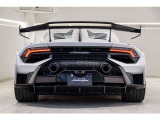 ボディーカラー:Bianco Monocerus ■Full Exterior Carbon Pack - Shiny Carbon