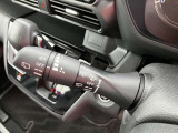 動くタイミングを調整できる間欠式ワイパーは、車速に連動して間欠時間が変化する機能も備えて運転をサポートしてくれます!