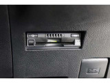 高速道路の利用時に便利なETC。料金所での停車や小銭を探す手間がなくなり快適です♪見た目もすっきりとしたビルトインタイプを装備しています。
