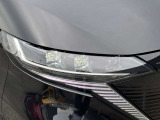 夜間走行の様々な局面に向けて、LEDヘッドランプで視認性をしっかり確保☆ハロゲンヘッドランプのおおよそ2倍の光量で、広範囲に明るくドライバーをサポートしてくれます。