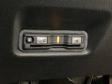 ハンドルの左下にETCがついています。高速道路の料金所の通過も楽々です。 カードの取り出しもしやすい場所についています。