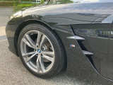 【BMWアロイホイル】軽量かつ強度に拘ったアロイホイル。走行性能ポテンシャルを引き出す設計。車の足元を引き締めてくれる大きなポイントはアロイホイルです。