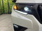 【LEDヘッドライト】悪天候や夜間走行時も良好な視界を確保し安心して運転できる高輝度LEDヘッドライトを装備!点灯速度が早く、消費電力も抑えられています。