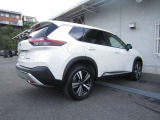 車内のプライバシーを守り、有害な紫外線をカット、断熱効果にも優れたプライバシーガラス!!