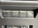 【パワーバックドア】スマートキーや運転席のボタンを押すだけでリアゲートが自動で開閉します!荷物を持っている時や、高い位置にあるバックドアを閉める際に便利な機能です♪