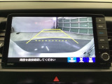 リアカメラ装備、運転に自信のない方でも安心して車庫入れができるリバース連動リアカメラが装着されています。狭い駐車場はもちろん、雨の日や夜間でもストレスなく運転していただけます。