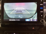 バックでの車庫入れも安心です! リアカメラが付いているバックモニター付のナビを装備しております。操作線もついており距離感も画面から確認できます。
