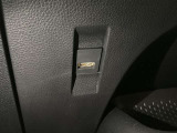 こちらのクルマはUSB接続コネクタも装備されています♪