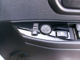 ドアミラーの鏡面の調節、格納は運転席からすべて操作できます!
