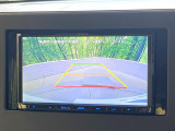 【バックカメラ】駐車時に後方がリアルタイム映像で確認できます。大型商業施設や立体駐車場での駐車時や、夜間のバック時に大活躍!運転スキルに関わらず、今や必須となった装備のひとつです!