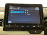 お持ちのスマートフォンと連携して、ナビやBluetoothでの音楽再生が可能です。デザインはもちろん、操作性も良好です。
