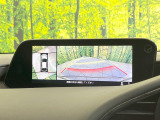 【360°ビューモニター】専用のカメラにより、上から見下ろしたような視点で360度クルマの周囲を確認することができます☆死角部分も確認しやすく、狭い場所での切り返しや駐車もスムーズに行えます。