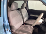 運転席、助手席☆ともに広々としており、ゆとりのある空間となっております♪