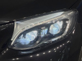 ●LEDヘッドライト:夜間走行時も良好な視界を確保し安心して運転できる高輝度LEDヘッドライトを装備!点灯速度が早く、消費電力も抑えられています。