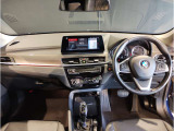 ☆センターパネルを運転席側に僅かに傾けたBMW独特のインパネ☆【駆け抜ける歓び】はここからもスタートしております☆