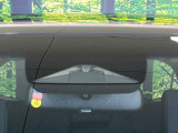 【ホンダセンシング】走行中に前方の車両等を認識し、衝突しそうな時は警報とブレーキで衝突回避と被害軽減をアシスト。より安全にドライブをお楽しみいただけます。