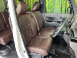 運転席シート廻りは使用感も少なく、良好な状態となっています。丁寧に使われていたことがよくわかりますね。