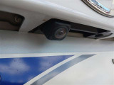 バックカメラが付いているので後方確認が非常にしやすいです。今や運転初心者も熟練者も必須装備!ついていて損はないですね♪