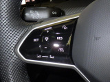 Travel Assist。設定した速度を上限に自動で加減速し、一定の車間距離,およ走行レーンを保つことでロングドライブの疲労を軽減します。