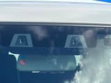 【スズキ セーフティサポート】走行中に前方の車両等を認識し、衝突しそうな時は警報とブレーキで衝突回避と被害軽減をアシスト。より安全にドライブをお楽しみいただけます。