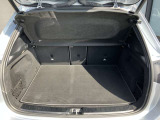 納車前には、メーカー規定に基づき、認定中古車ならではのしっかりとした整備をしてからご納車させて頂きます。熟練のメカニックがお客様に届く事を思い、1台1台入念に点検、整備致します。