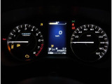 視認性に優れたメーターで、夜間走行も安心して運転できます!マルチインフォメ―ションディスプレイには車両情報を表示!メーター内の光度調整機能も付いております!
