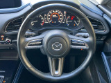【純正革巻きステアリング】上質な革を使用することで、手にしっかり馴染みとても運転しやすいハンドルです♪