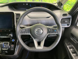 【純正革巻きステアリング】上質な革を使用することで、手にしっかり馴染みとても運転しやすいハンドルです♪