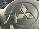 【キーレス】少し離れた場所からでもボタン一つでドアの開錠・施錠ができるのでとっても便利!ドアの鍵穴周りに傷をつけることもありません♪