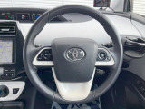 【純正革巻きステアリング】上質な革を使用することで、手にしっかり馴染みとても運転しやすいハンドルです♪