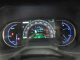 運転席のメータパネル類は常に視界に入る場所ですので、大事なチェックポイントです。ぜひ実際にご乗車ください。