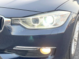 ●LEDヘッドライト:夜間走行時も良好な視界を確保し安心して運転できる高輝度LEDヘッドライトを装備!点灯速度が早く、消費電力も抑えられています。