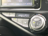 【オートエアコン】一度お好みの温度に設定すれば、車内の温度を検知し風量や温度を自動で調整。暑い…寒い…と何度もスイッチ操作をする必要はありません。快適な車内空間には必須の機能ですね♪