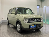 車内は内装デザインやインテリアがお部屋のような落ち着きのある空間