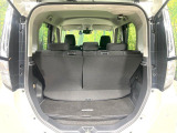 普段のお買い物や通勤、送迎等に十分な荷室スペースを確保しております。セカンドシートを倒すと、大きな荷物の積載も可能です♪
